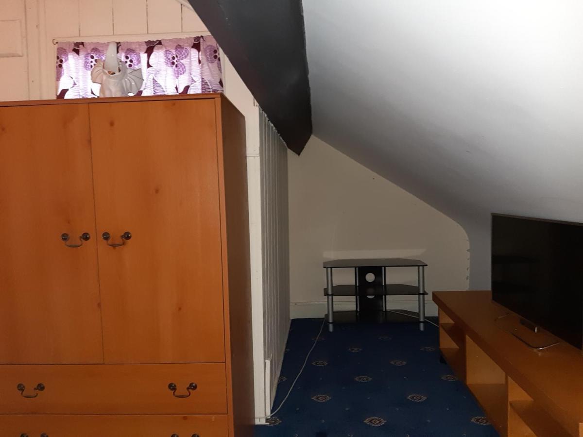 Phoenix Nights Guest House Barrow-in-Furness ภายนอก รูปภาพ