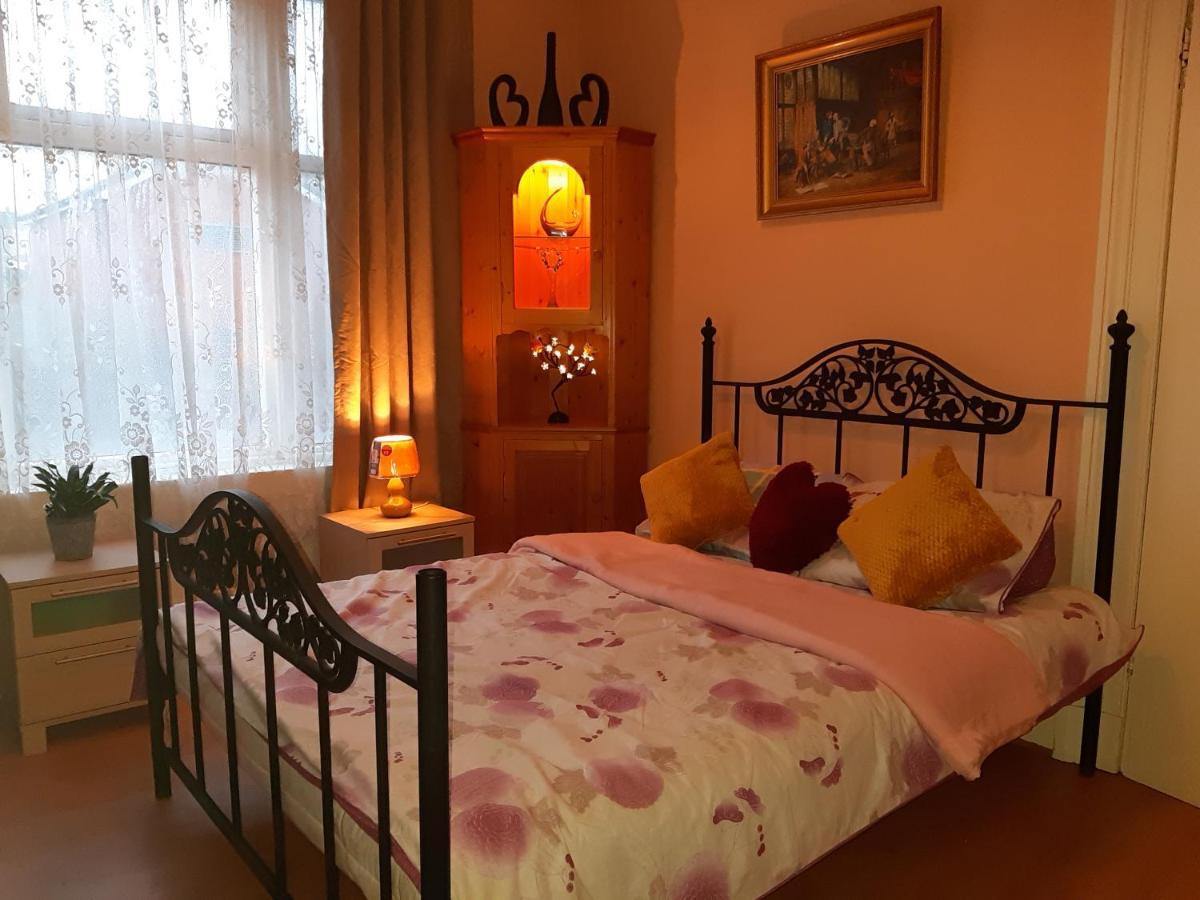 Phoenix Nights Guest House Barrow-in-Furness ภายนอก รูปภาพ