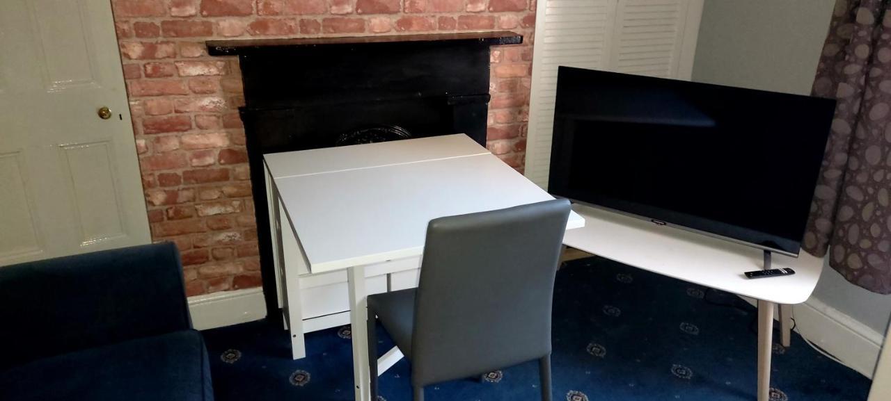 Phoenix Nights Guest House Barrow-in-Furness ภายนอก รูปภาพ