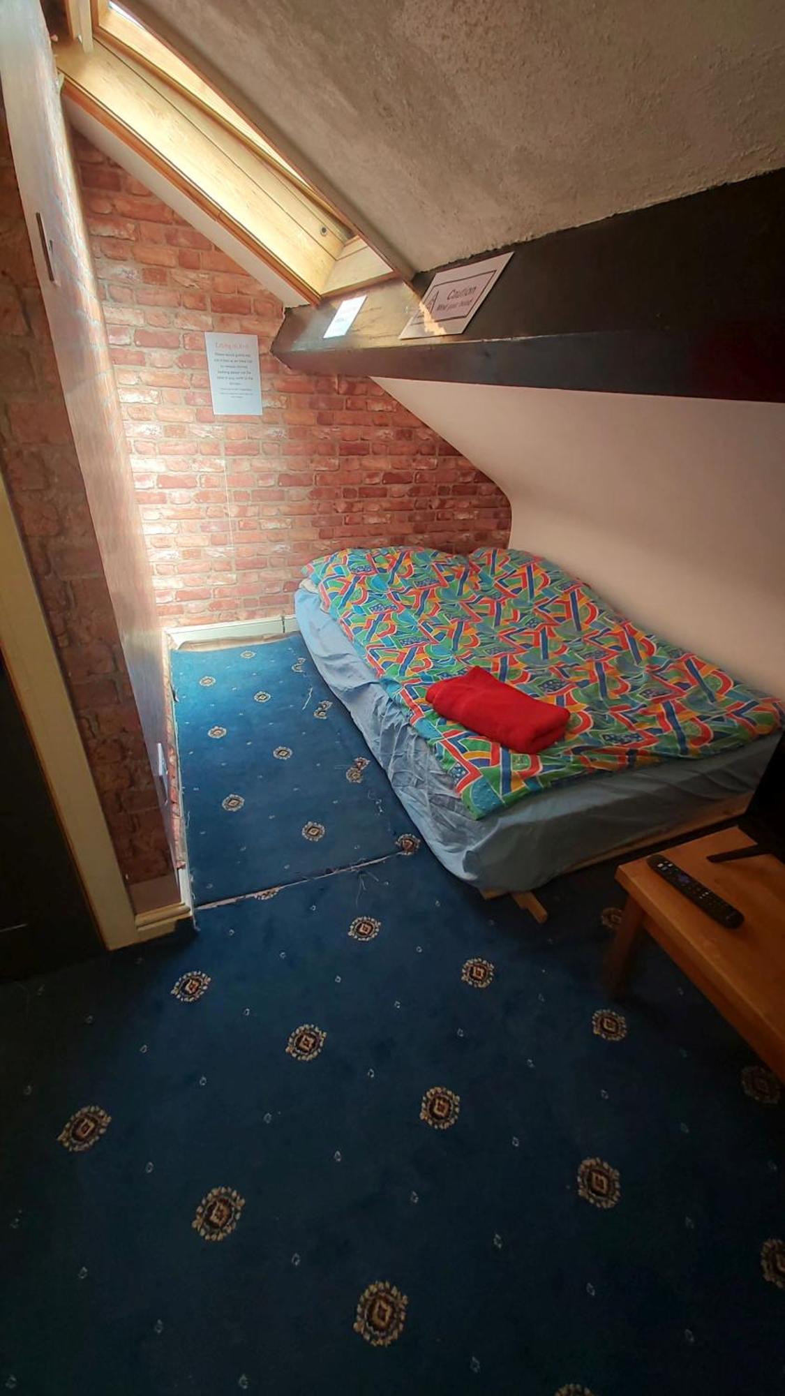 Phoenix Nights Guest House Barrow-in-Furness ภายนอก รูปภาพ