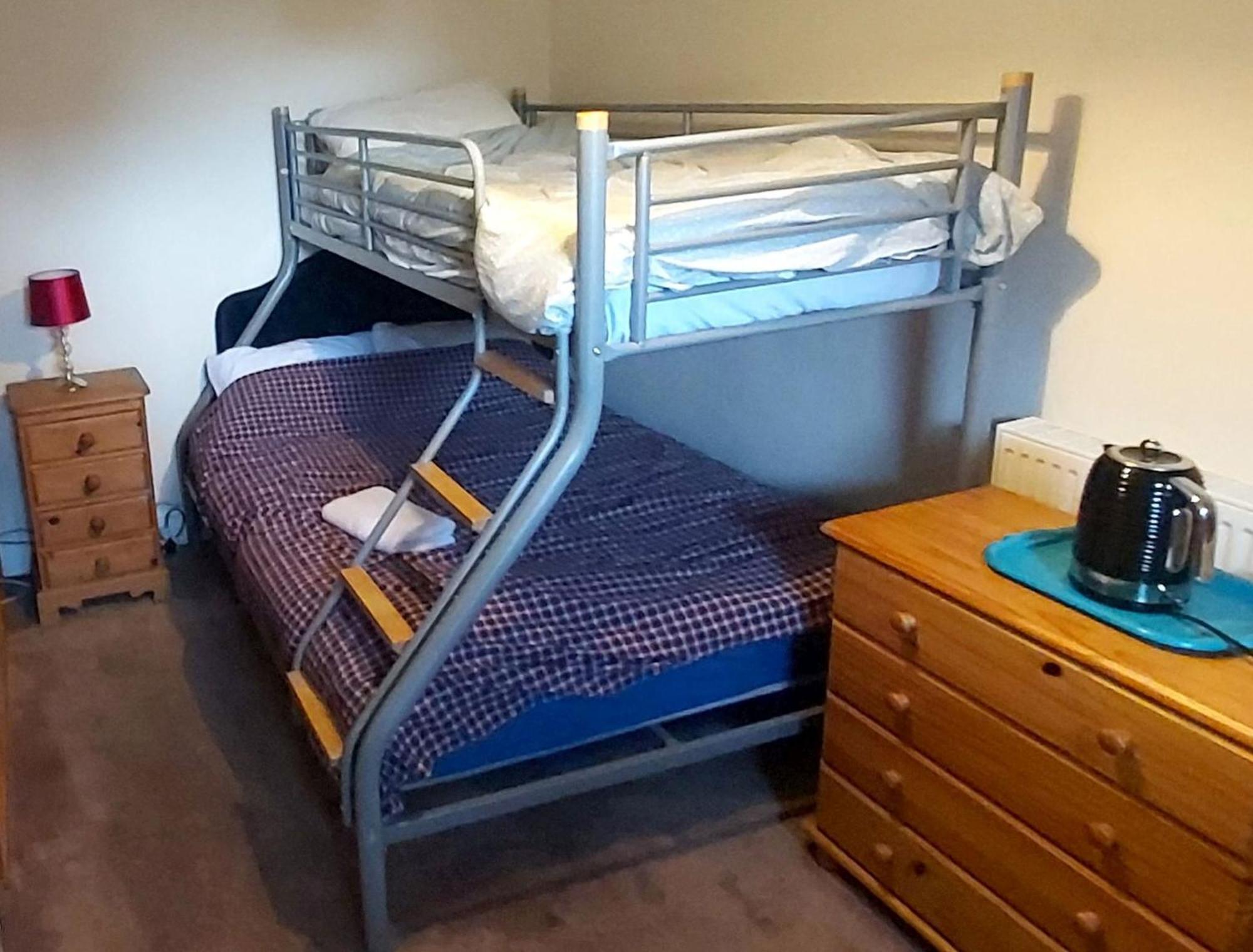 Phoenix Nights Guest House Barrow-in-Furness ภายนอก รูปภาพ